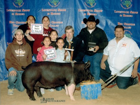 2014-MercedesLivestockShow_RGCGilt_IvanGarcia